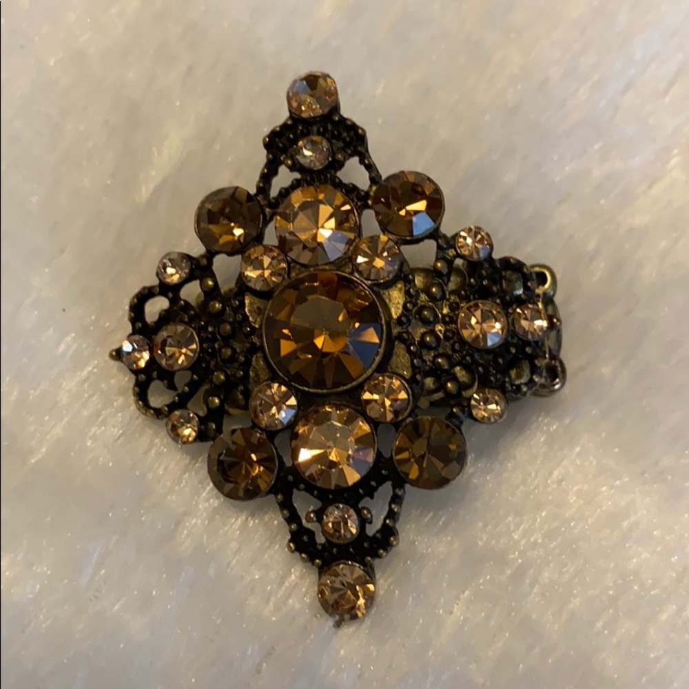 Beautiful antiqued bronze/rhinestone stretch ring